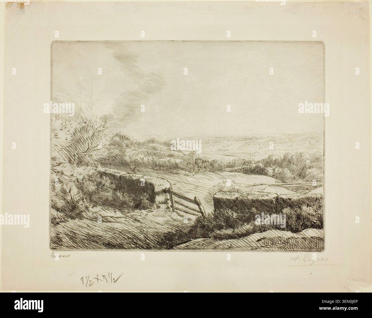 Das Wiesentor von Alphonse Legros, um 1885, zeigt eine ländliche Landschaft mit Holzzaun, sanften Feldern und weit entfernten Baumlinien unter freiem Himmel Stockfoto