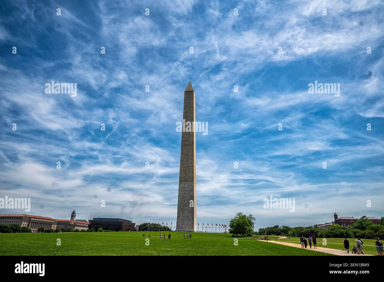 Das Washington Monument um 12 Uhr Stockfoto