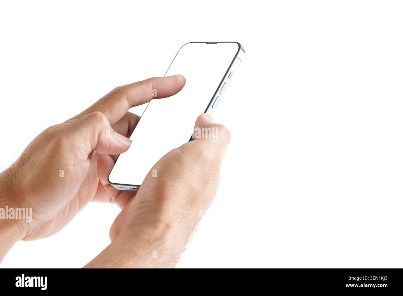 Nahaufnahme der Hände, die ein modernes Smartphone halten und mit ihm interagieren, mit einem leeren weißen Bildschirm auf einem klaren hellgrauen Hintergrund. Das Bild ist ideal Stockfoto