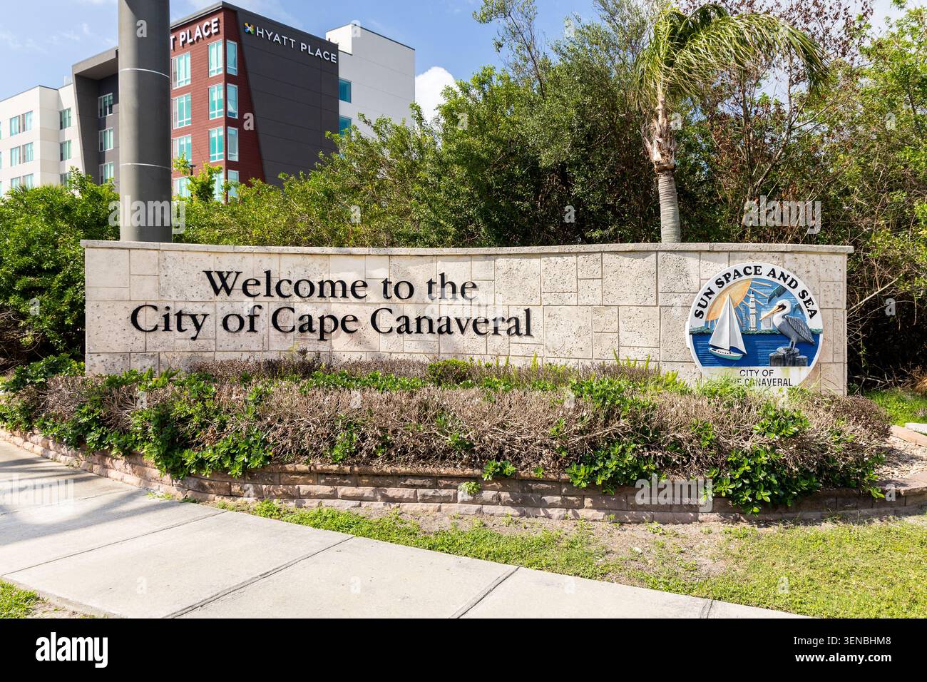 Cape Canaveral ist bekannt für das Kennedy Space Center und die Cape Canaveral Space Force Station sowie für Kreuzfahrthäfen. Stockfoto