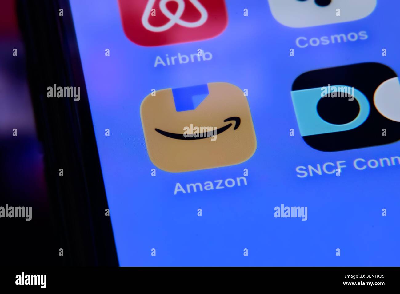 Paris, Frankreich – 11. Juni 2026: Nahaufnahme des Amazon App-Symbols auf einem Smartphone-Bildschirm. Stockfoto