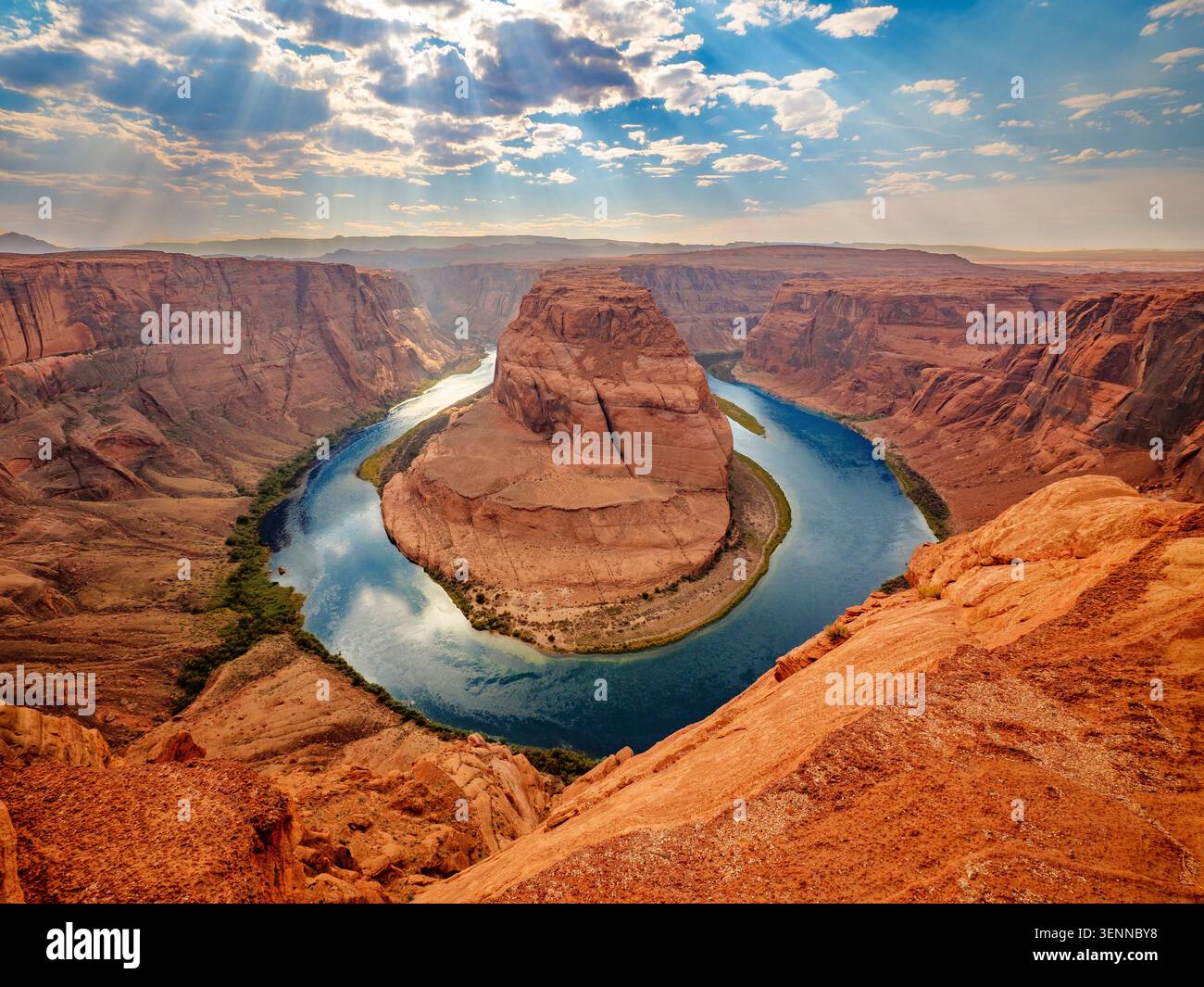 Horseshoe Bend, der berühmte Colorado River, schlängelt sich in der Nähe von Page, Arizona, USA. Glen Canyon National Recreation Area, Amerikanischer Südwesten. Stockfoto