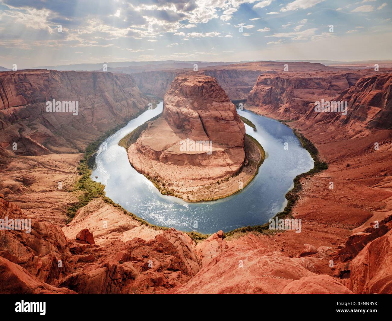 Horseshoe Bend, der berühmte Colorado River, schlängelt sich in der Nähe von Page, Arizona, USA. Glen Canyon National Recreation Area, Amerikanischer Südwesten. Stockfoto