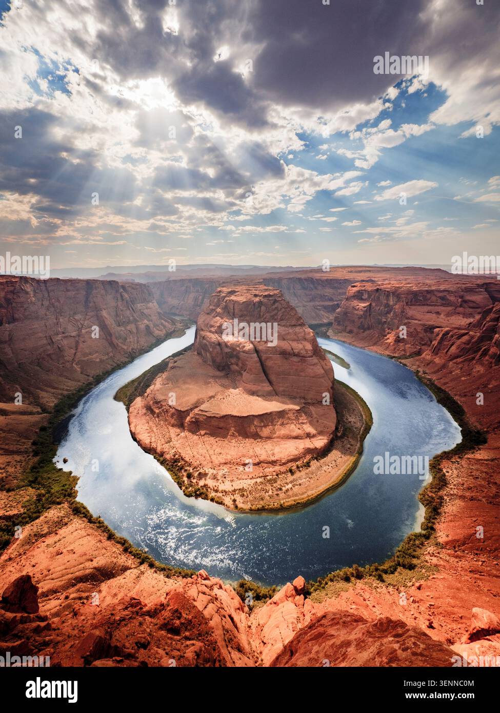 Horseshoe Bend, der berühmte Colorado River, schlängelt sich in der Nähe von Page, Arizona, USA. Glen Canyon National Recreation Area, Amerikanischer Südwesten. Stockfoto