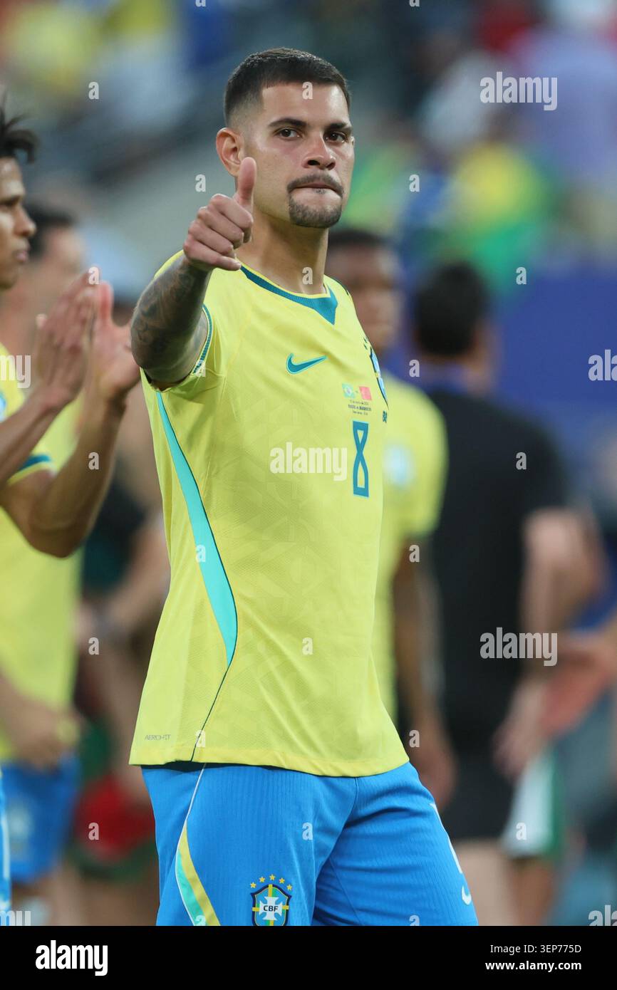 Bruno Guimaraes aus Brasilien zeigt sich nach dem Spiel der Gruppe C der FIFA-Weltmeisterschaft 2026 zwischen Brasilien und Marokko am 13. Juni 2026 im New York New Jersey Stadium in East Rutherford, Vereinigte Staaten von Amerika. Stockfoto