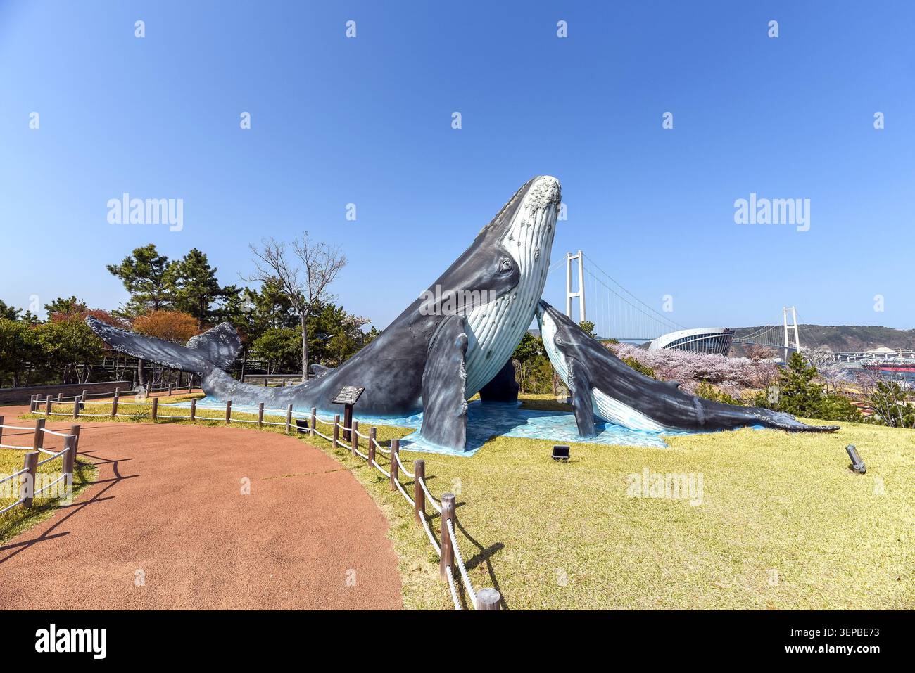 Buckelwal-Skulptur im Whale Sculpture Garden im Jangsaengpo Whale Culture Village, Ulsan, Südkorea. Stockfoto