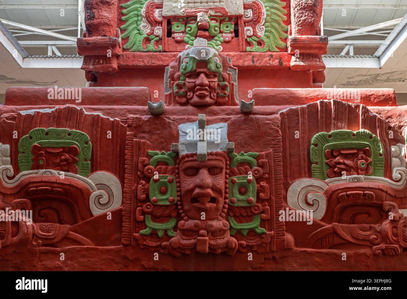 Rosalila-Tempel mit Maya-Götterdekorationen, Copan, Honduras. Stockfoto