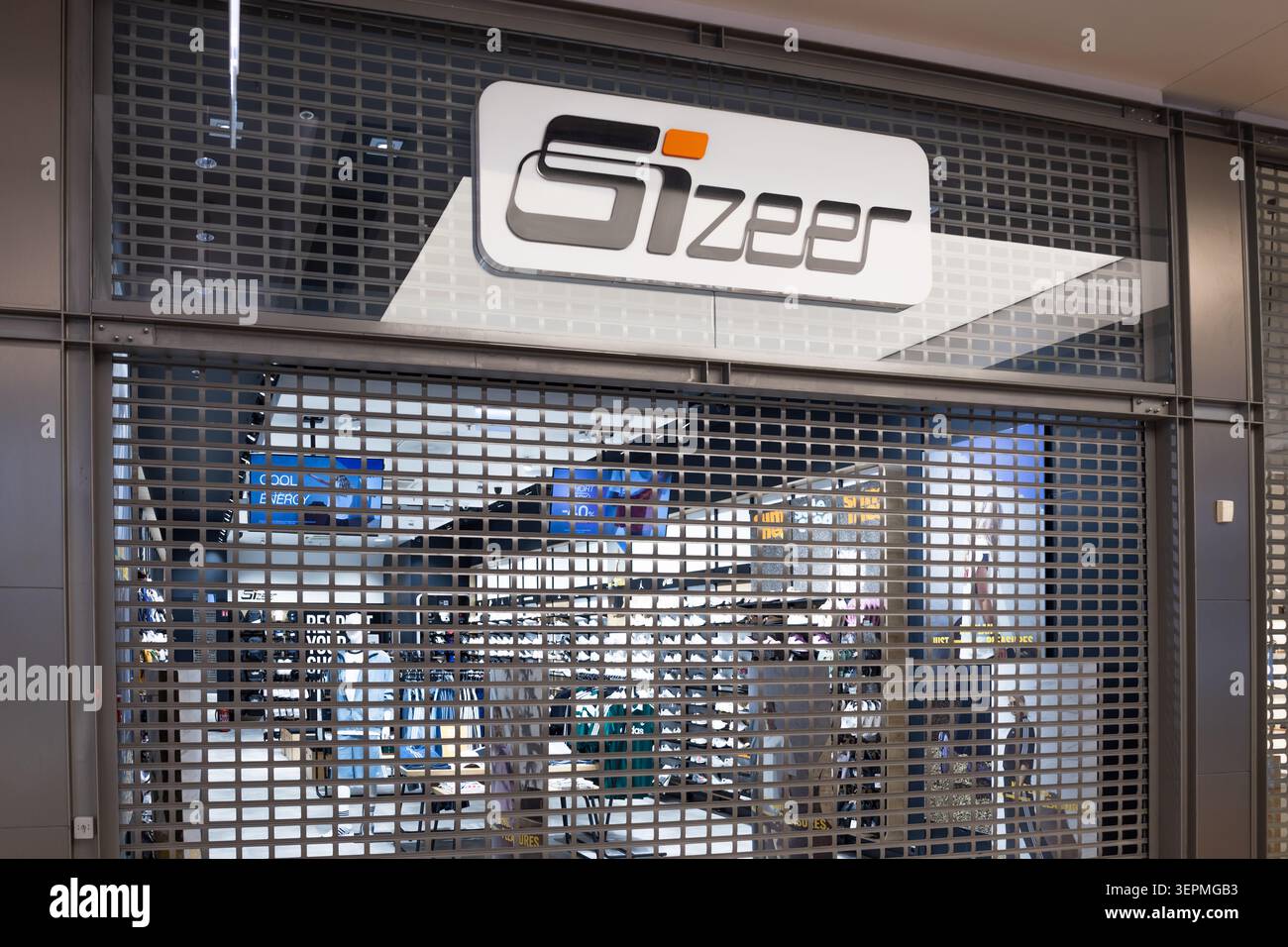 Sizeer Storefront Eingang in einem Einkaufszentrum. Vilnius, Litauen, 5. Juni 2026 Stockfoto