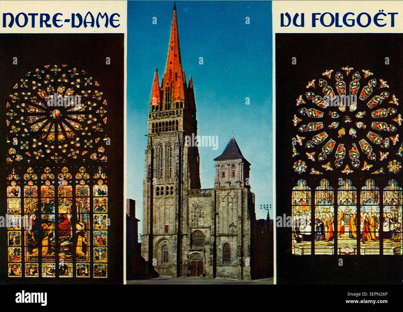Die Basilika Notre Dame du Folgoet in Finistere verfügt über Buntglasfenster und kirchliche Architektur, die ein religiöses Wahrzeichen der Bretonischen Kirche bilden, das in einer Postkartenansicht der heiligen Innen- und Außenstruktur aufgezeichnet wurde. Stockfoto