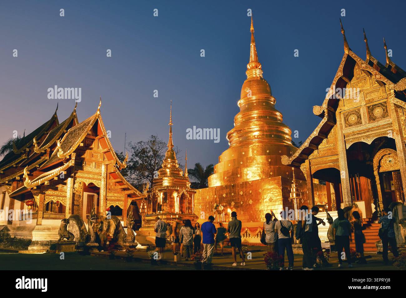 Chiang Mai, Thailand - 15. februar 2024: Wat Phra Sing - buddhistischer Tempel an der Tha Luang Road in Tambon Wiang, Mueang District, Chiang Rai Pro Stockfoto