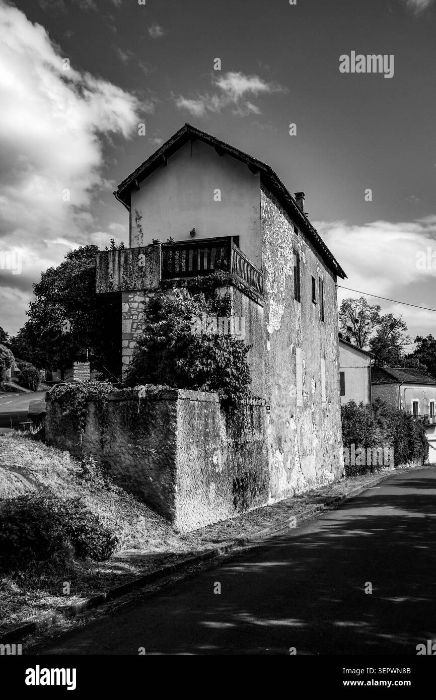 Das alte Gebäude in Castillonnes ist eine 1259 gegründete Bastide-Gemeinde an der nördlichen Grenze von Lot et Garonne, Region Südwesten Frankreichs 2026 Stockfoto