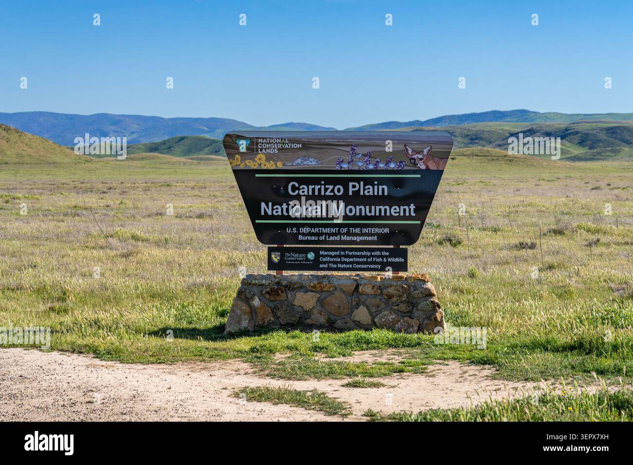 Das Schild am Eingang des Carrizo Plain National Monument, Kalifornien. Stockfoto