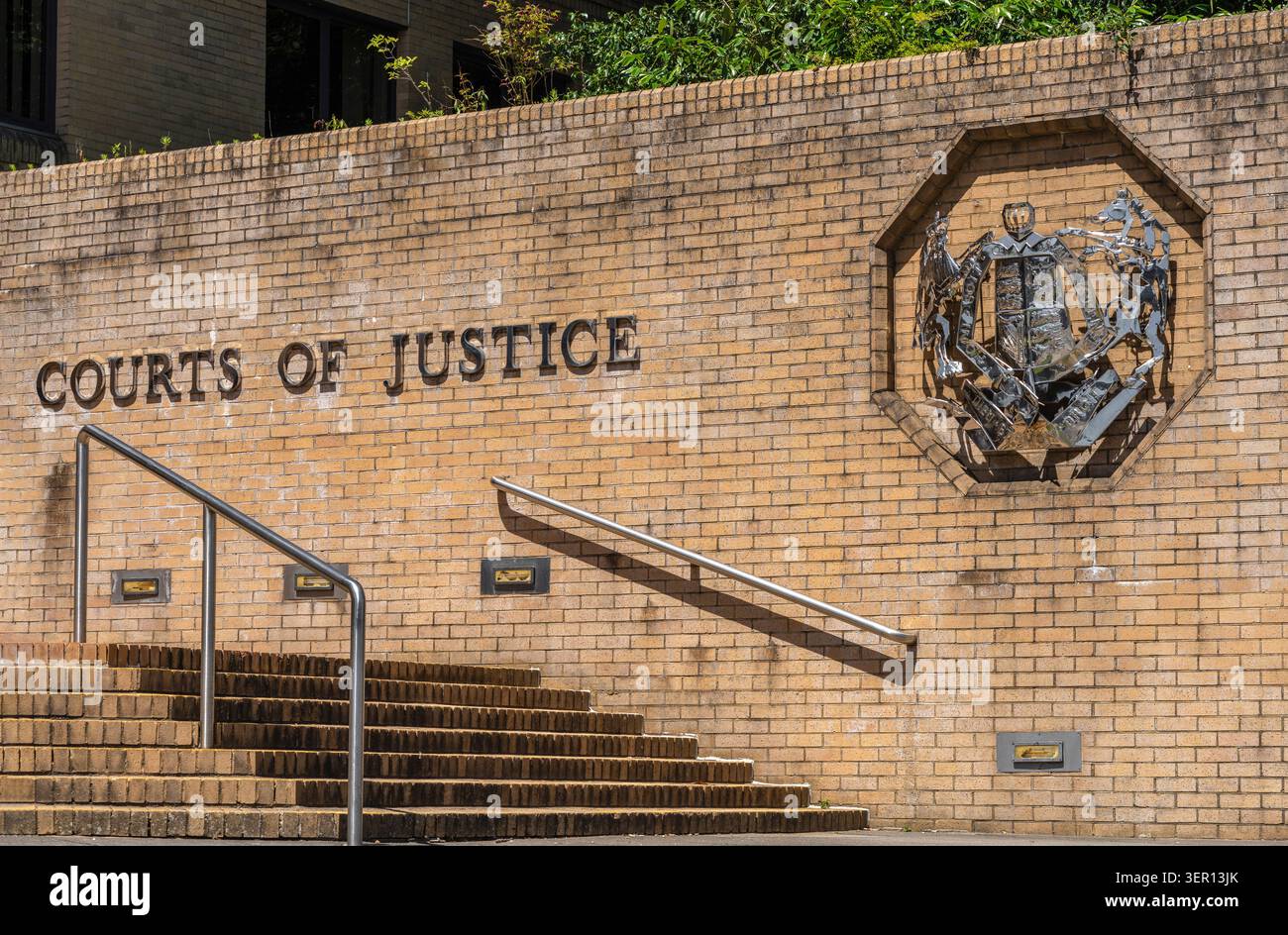 Eintritt zum Southampton Courts of Justice Crown Court entlang der London Road in Southampton, England, Großbritannien Stockfoto