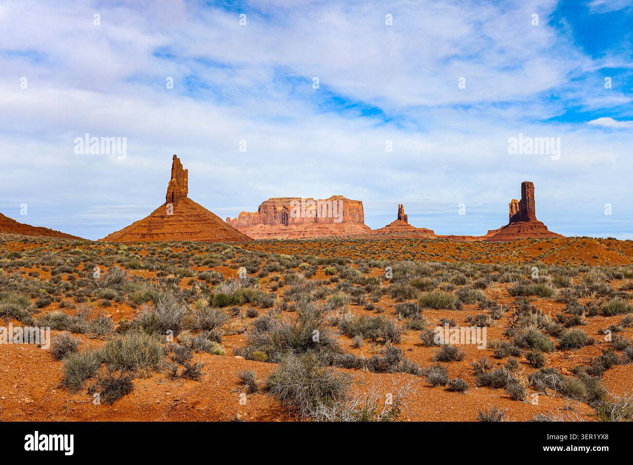 Postkutsche Butte und Big Indian Landscape vom Wildcat Trail im Monument Valley Stockfoto