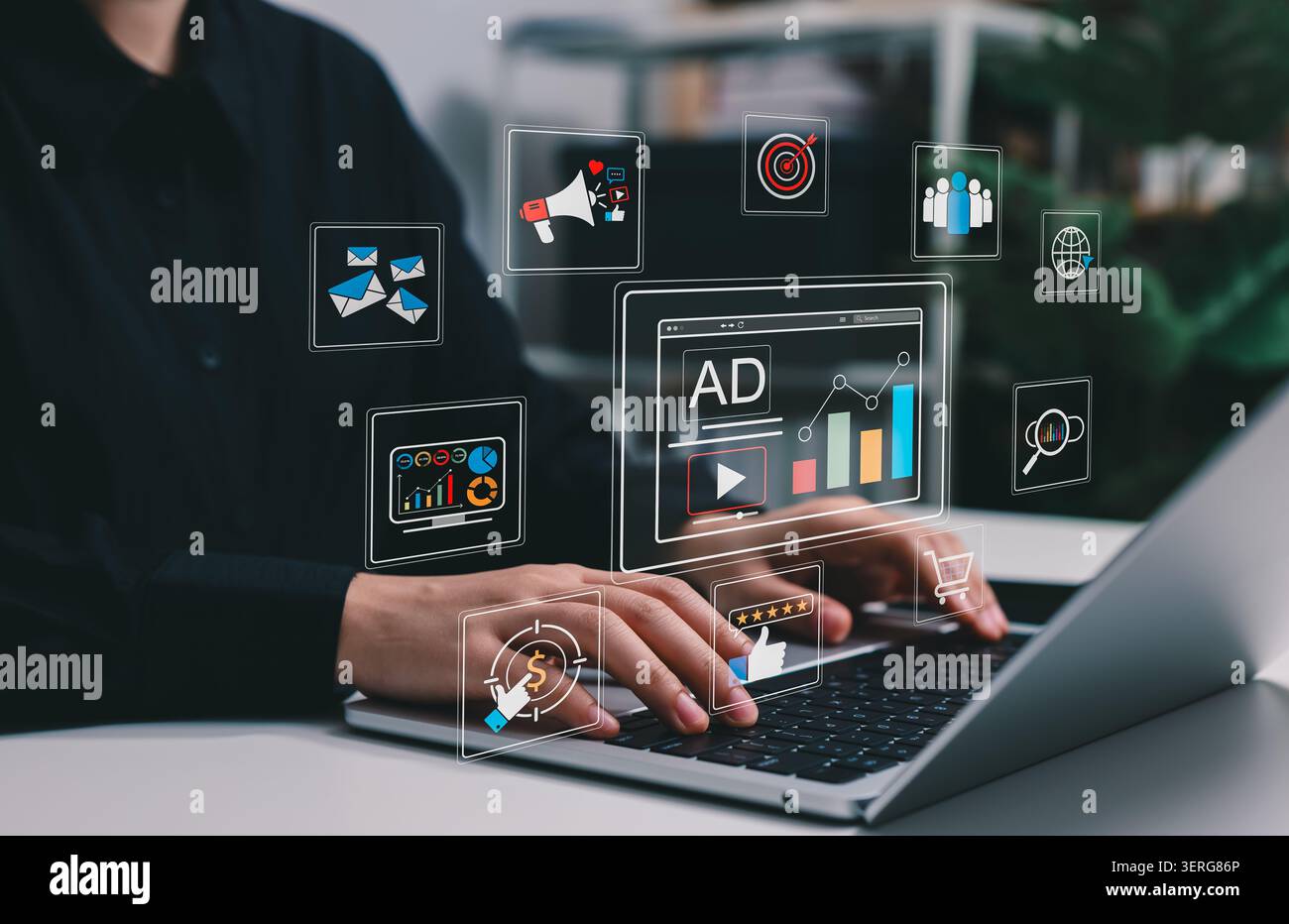 Digitales Werbekonzept. Marketingsymbole für die Verwaltung von Online-Kampagnen, Zielgruppenansprache, Business Performance Analytics, E-Commerce-Werbung, Stockfoto