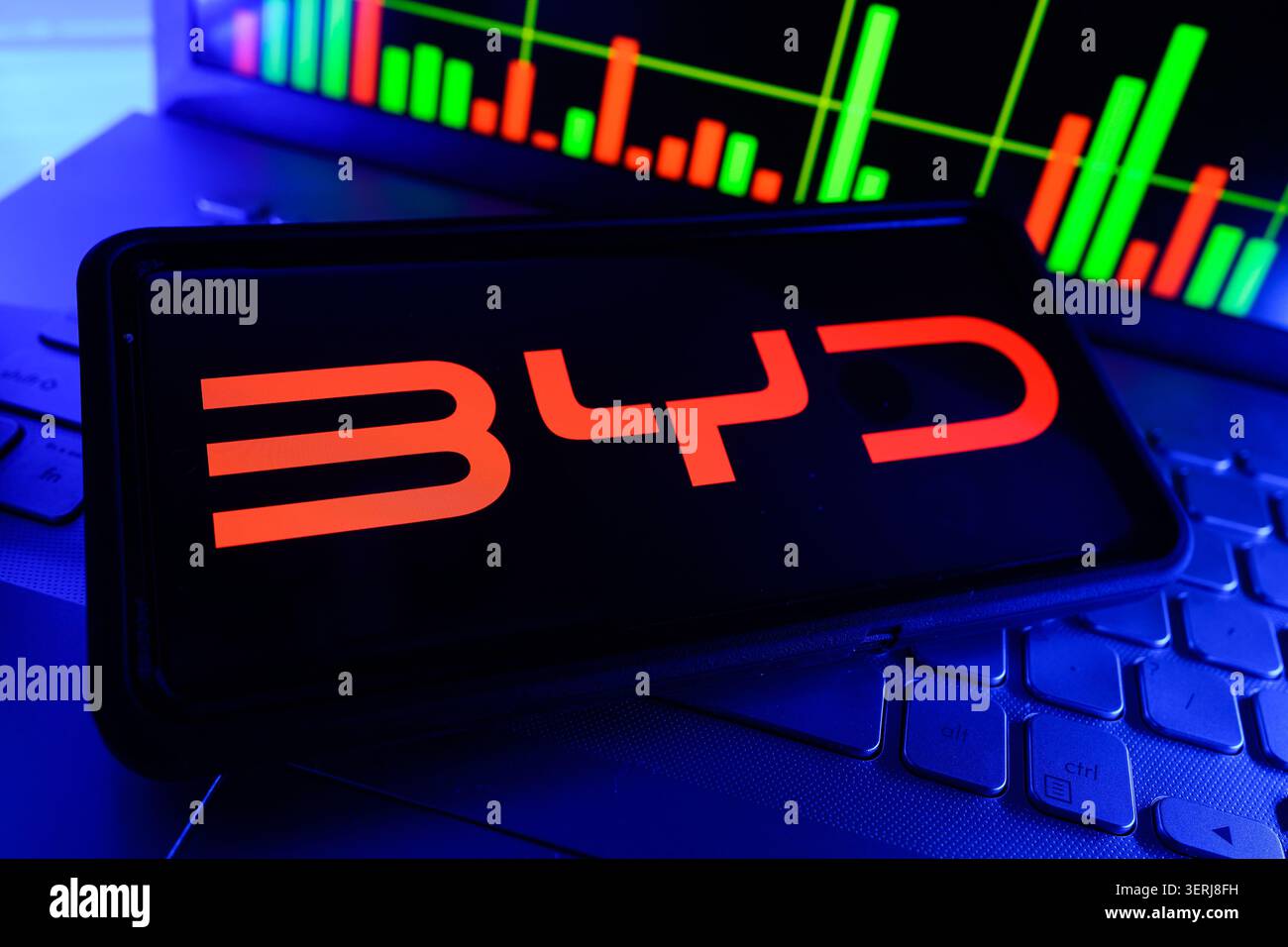 BYD Electric Vehicle And Clean Energy Company produziert Elektroautos, Batterien und erneuerbare Energielösungen Stockfoto