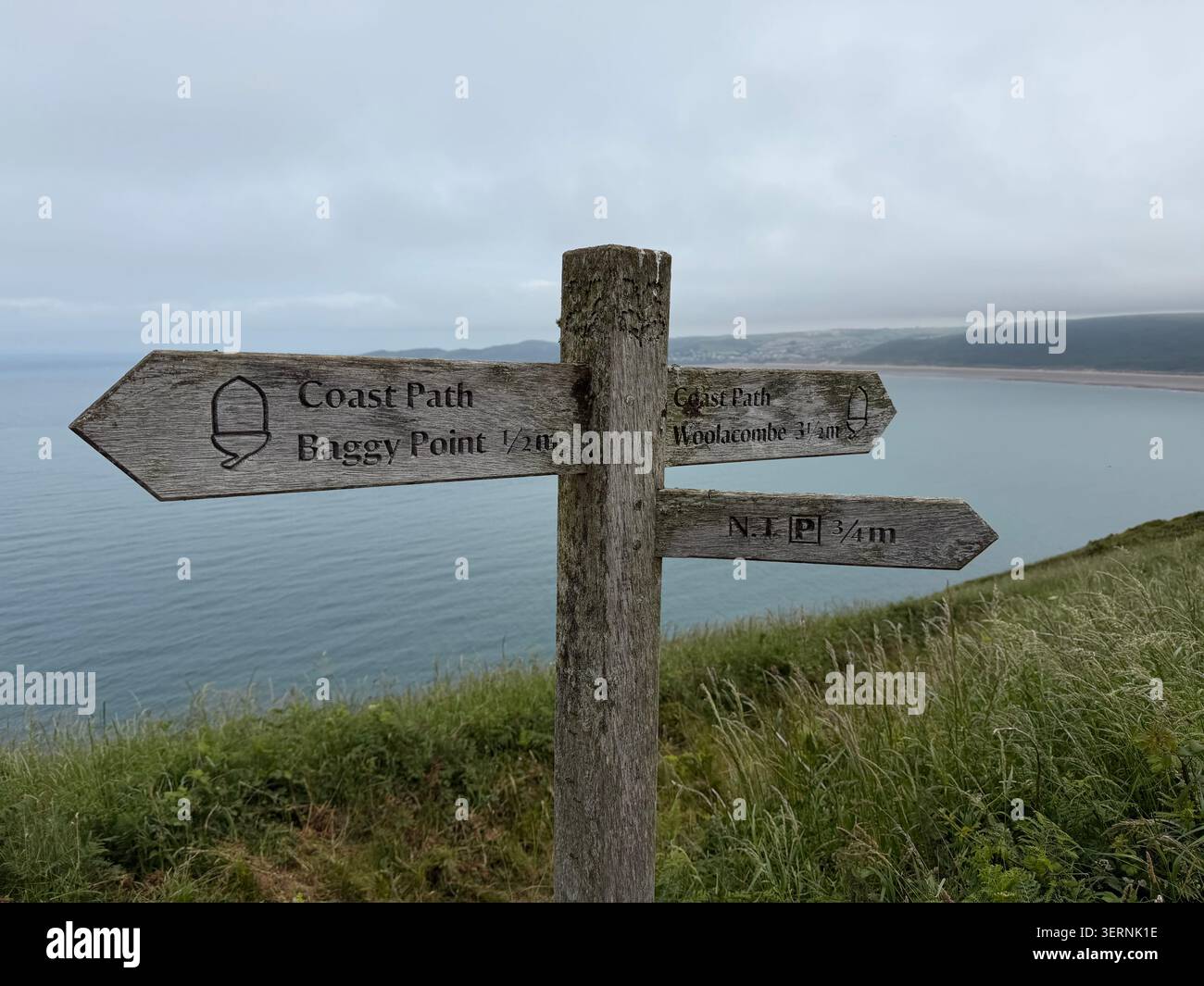 Baggy Point - Küstenpfadschild, Devon Stockfoto