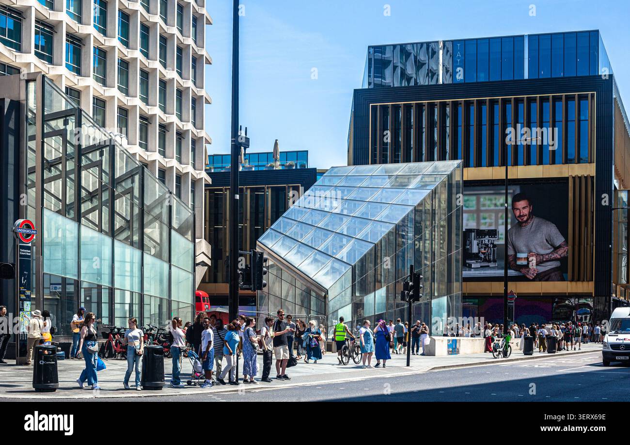 Tottenham Court Road U-Bahn-Station und Verkehrsknotenpunkt, Central London, England, Großbritannien. Stockfoto