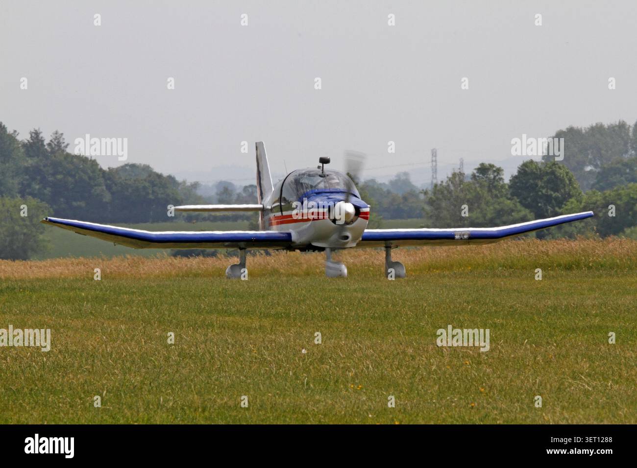 REMO 180, ROBIN DR400 180R, G-ELUN, 180 REGENT. Hitze aus dem Motor. Stockfoto