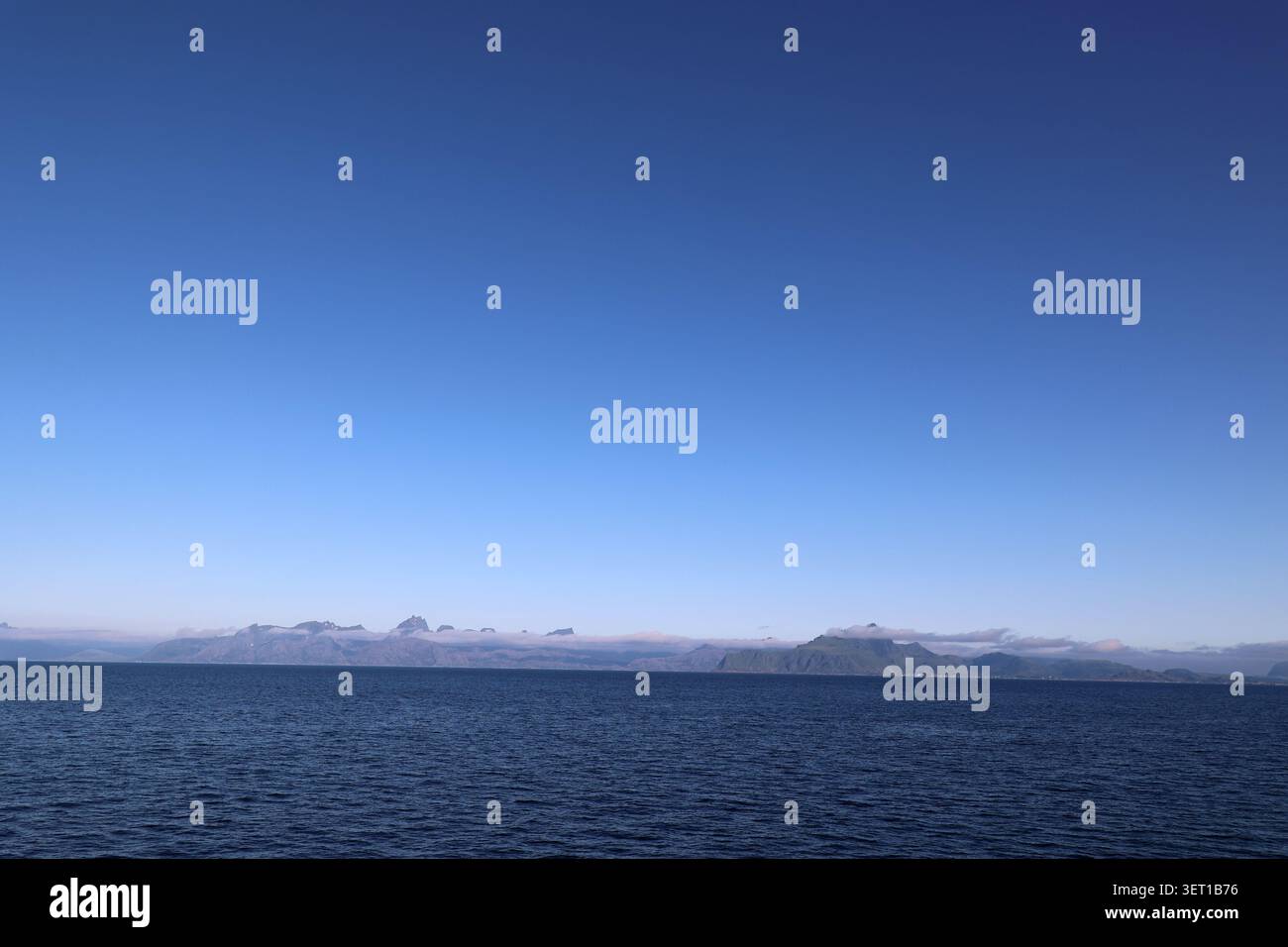Blick auf die fantastische Küste von Traena, Norwegen Stockfoto