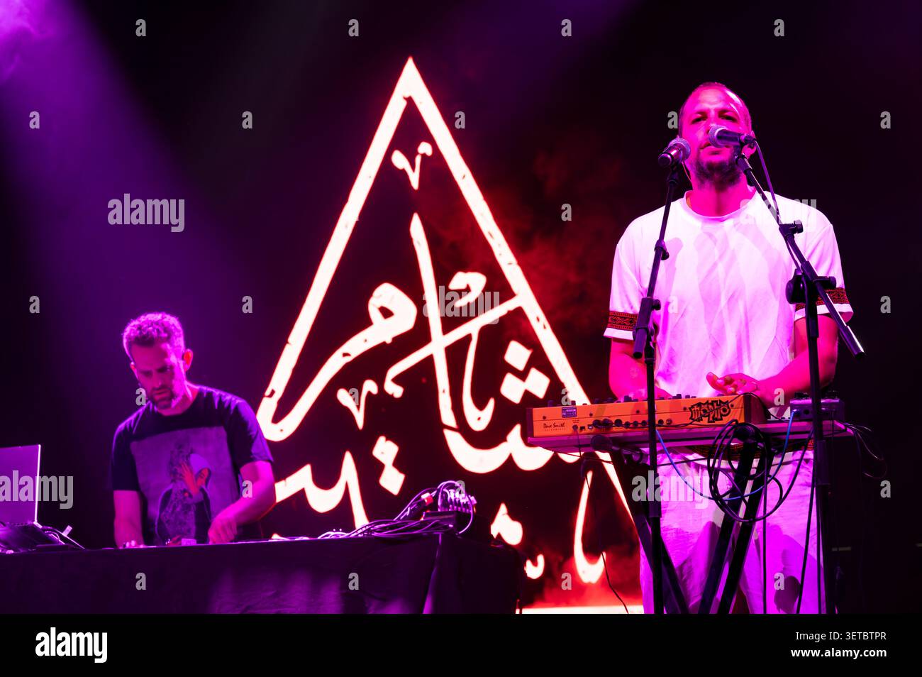 Ramzy Suleiman (bekannt als Z the People): Synthesizer-Spieler und Sänger des palästinensischen und jordanischen Musikkollektivs 47SOUL, das 2013 in Amman gegründet wurde und bekannt dafür war, das Musikgenre „Shamstep“ erfunden zu haben. Rom, 21. Juli 2026 Stockfoto