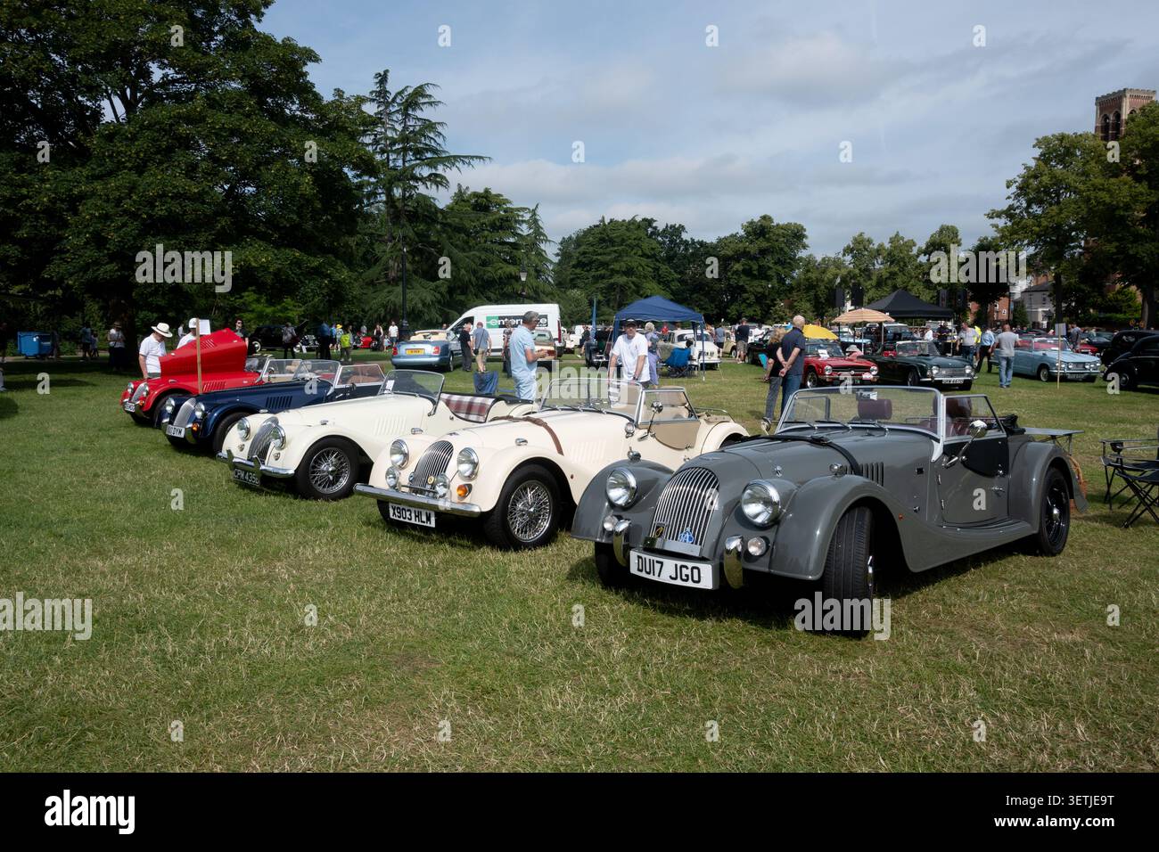 Morgan Cars bei Cars at the Spa Motoring Festival, Leamington Spa, Großbritannien Stockfoto
