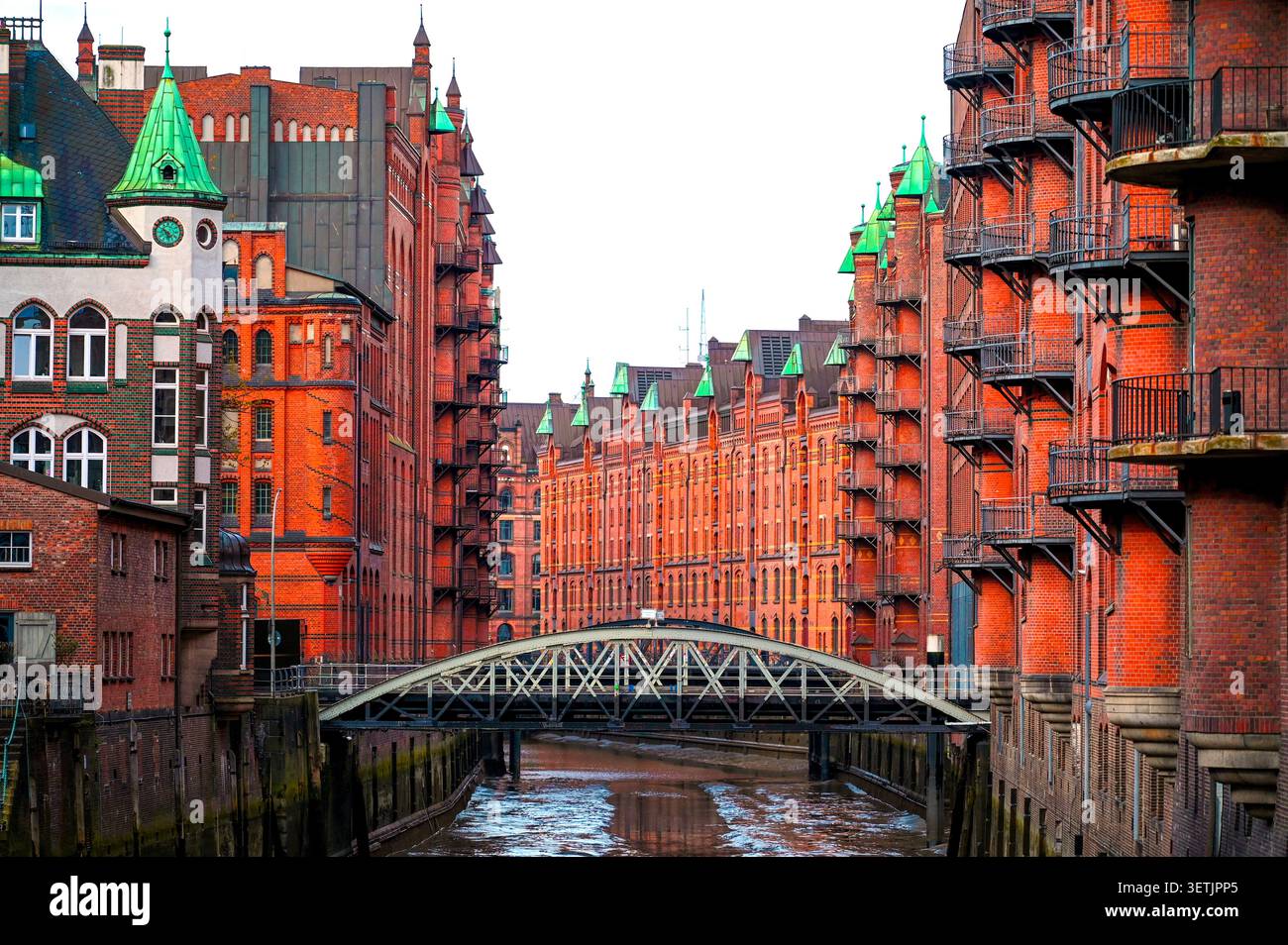 Traditionelle Backsteinhäuser im Hamburger Stadtteil Speicherstadt Stockfoto