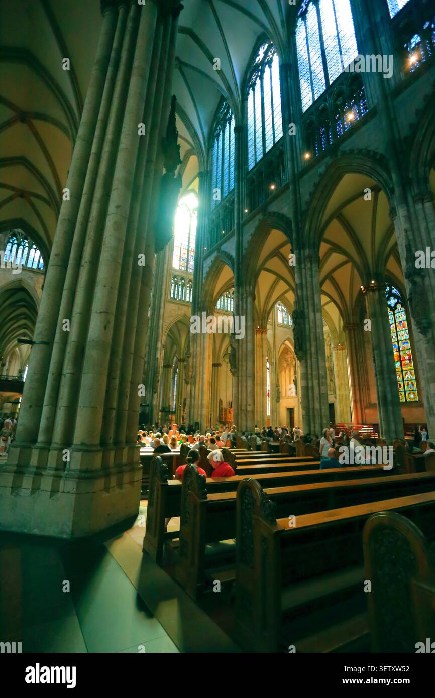Köln Dom. Innenansicht des Kölner Doms. Nordrhein-Westfalen. Deutschland Stockfoto