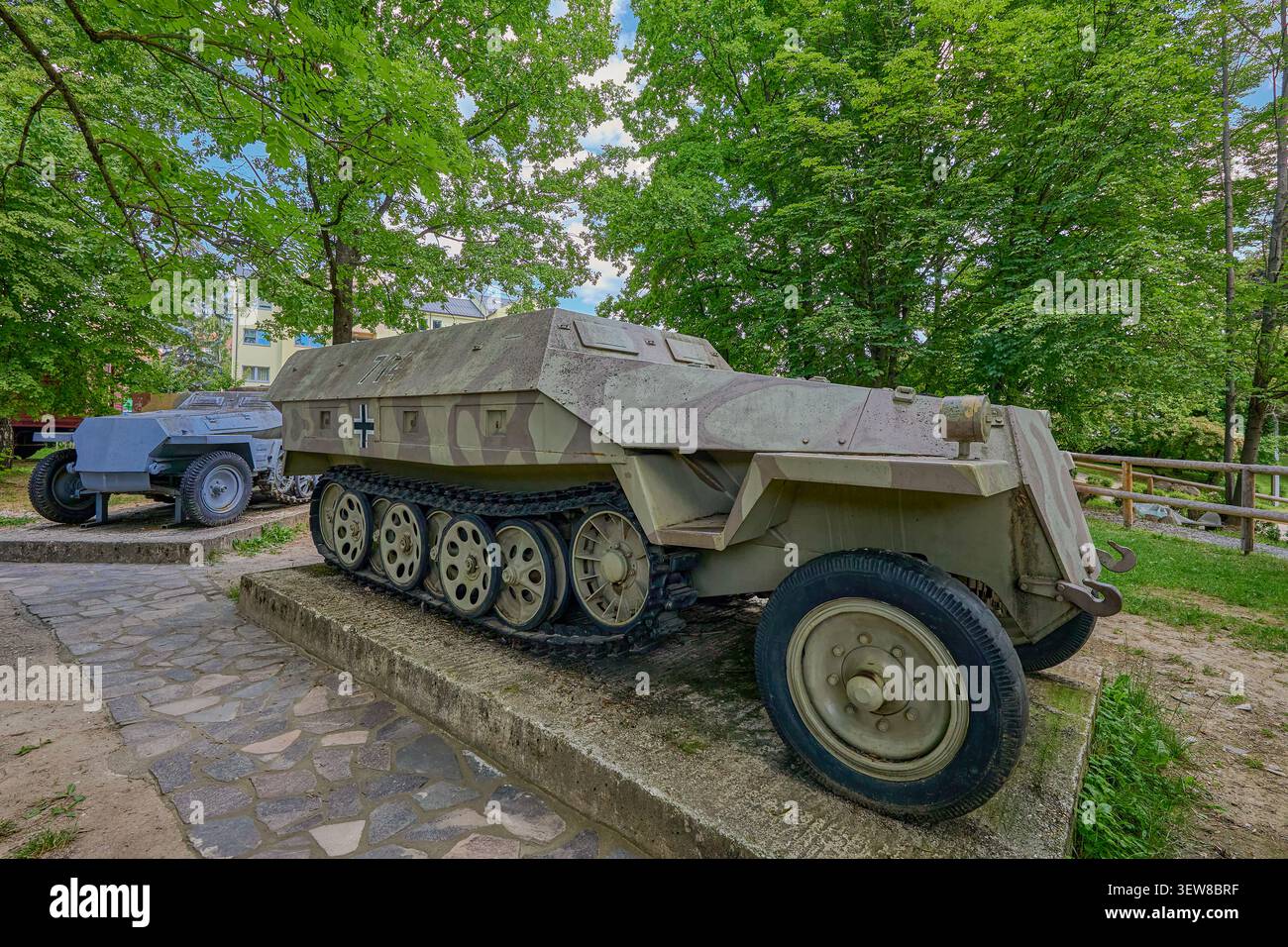 Teil einer kostenlosen Dauerausstellung des SNP-Museums ist ein Freilichtmuseum für schwere Kampfausrüstung aus dem 2. Weltkrieg, Banska Bystrica Stockfoto