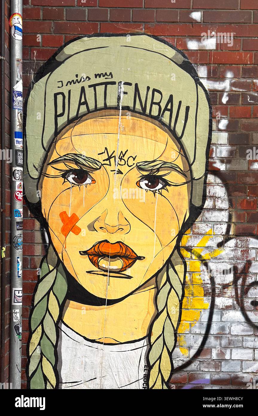 Ich vermisse mein Plattenbau-Straßenkunst-Mural von El Bocho (2013), Citizen-Serie, Berlin, Deutschland Stockfoto