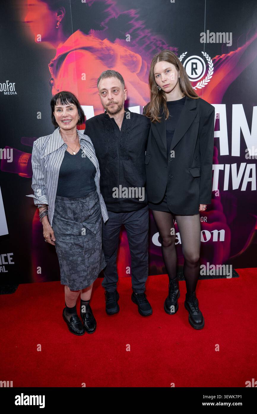 Sadie Frost & Alessio Schiazza nehmen an der Premiere von Rescue a Dokumentarfilm über Tiere teil, die in Konflikten gefangen wurden Stockfoto