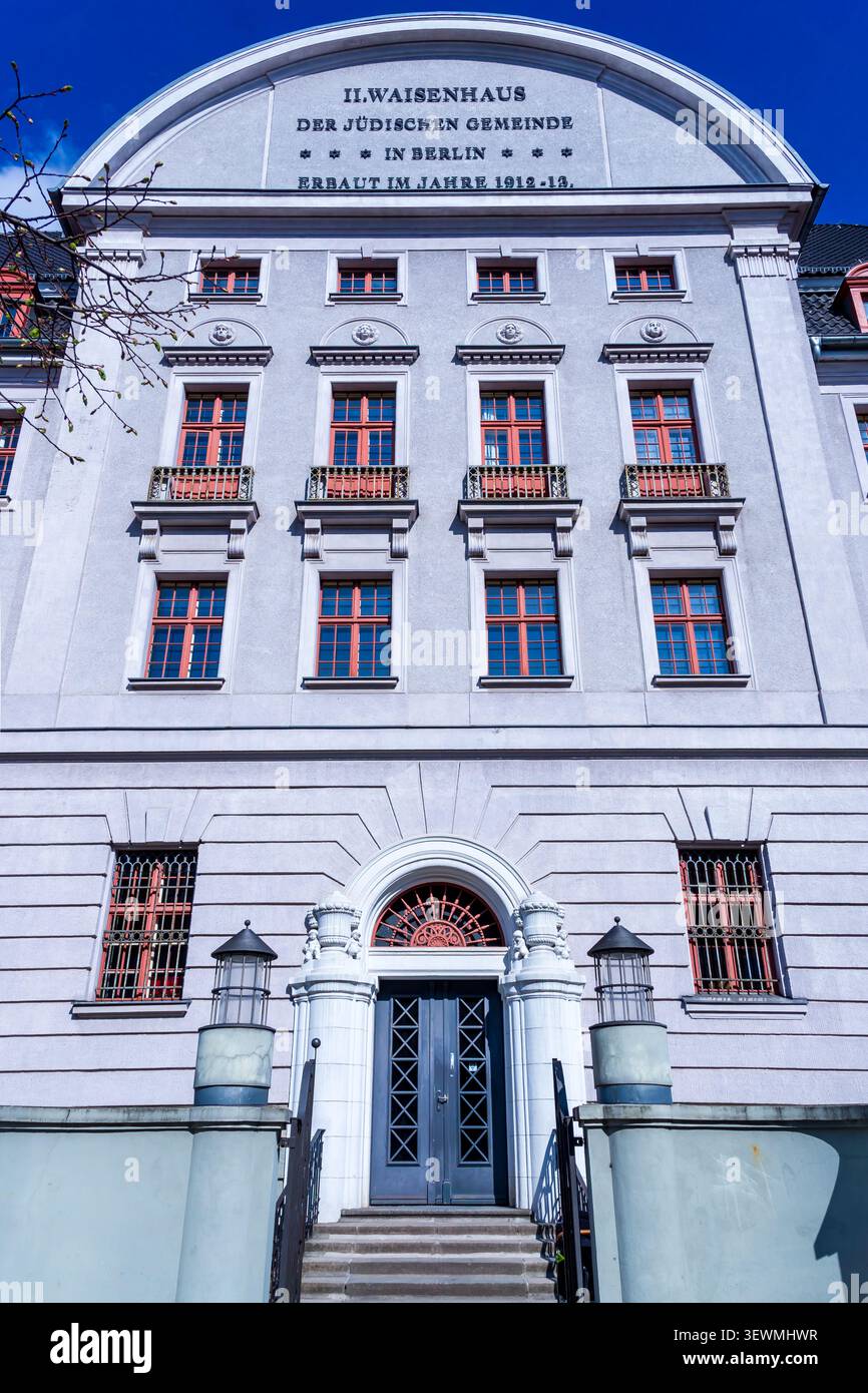 Das ehemalige jüdische Waisenhaus (II. Waisenhaus der Jüdischen Gemeinde) in Berlin-Pankow. Jüdisches Waisenhaus Berlin, Deutschland. Stockfoto