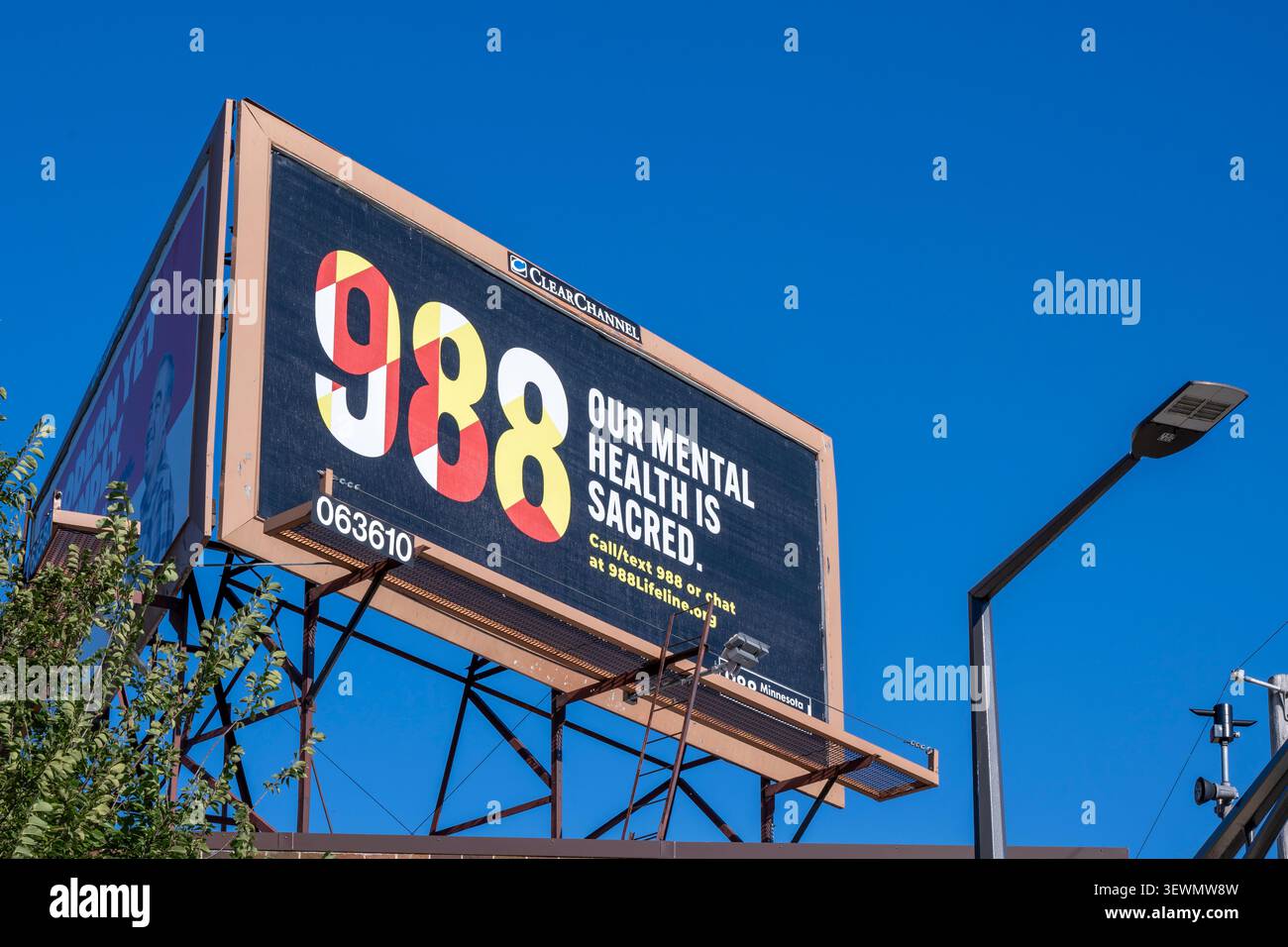 St. Paul, Minnesota. 988 ist eine Lebensader für Selbstmord und Krise. Es hat Suizid und psychische Gesundheit in Verbindung mit Krisen Unterstützung. Stockfoto