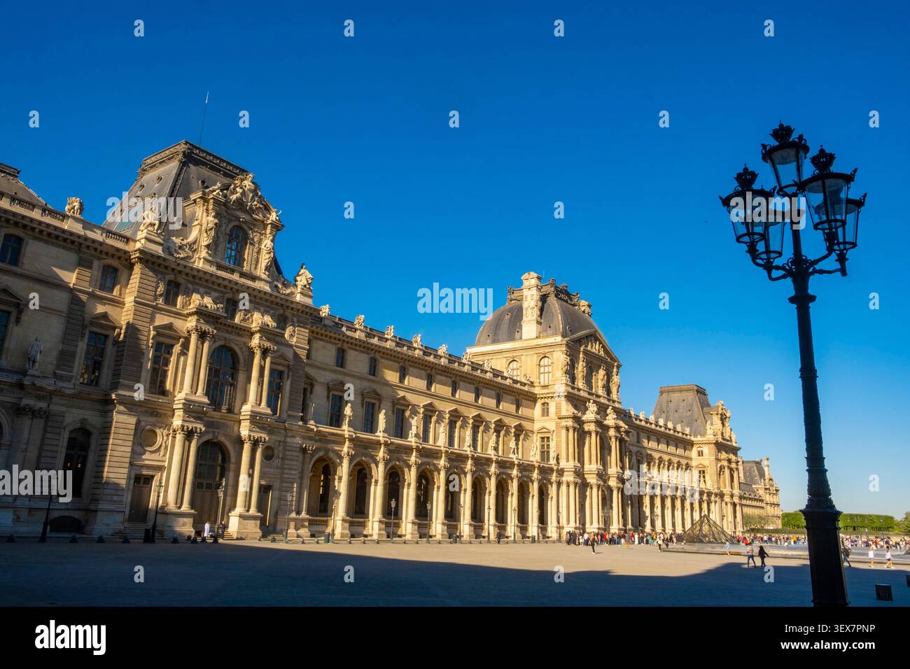 Frankreich, Paris, von der UNESCO als Weltkulturerbe gelistetes Gebiet, Louvre, Napoleon Courtyard Stockfoto