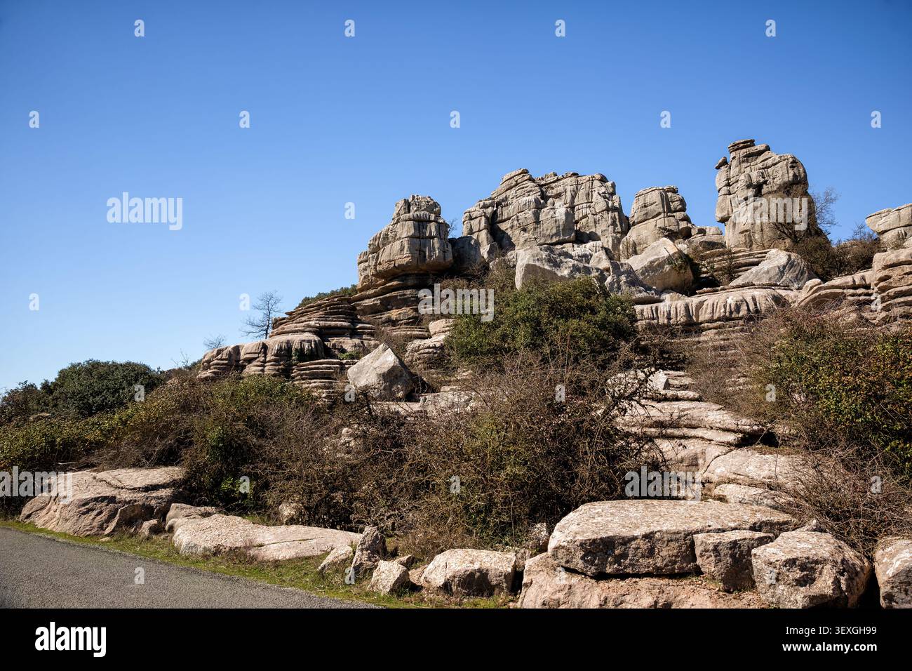 El Torcal de Antequera, ein bizarres, geschichtetes Relief, das durch die Erosion von Kalkgestein entstanden ist. Spanien, Andalusien, Provinz Malaga Stockfoto