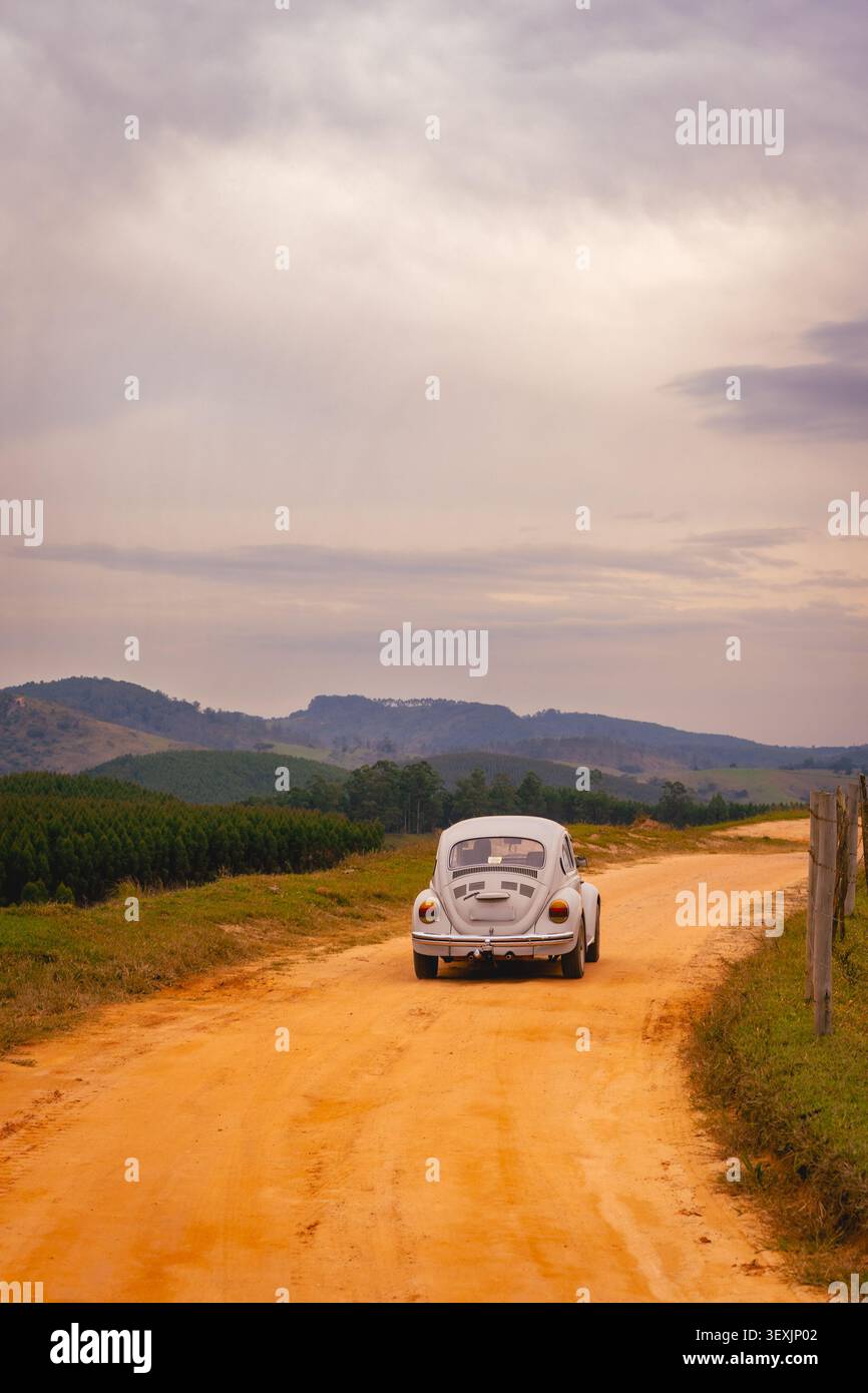 Ein klassischer alter Timer auf einer Ranch in Sao Paulo. Santa Branga SP, Brasilien. Juni 2026. Stockfoto