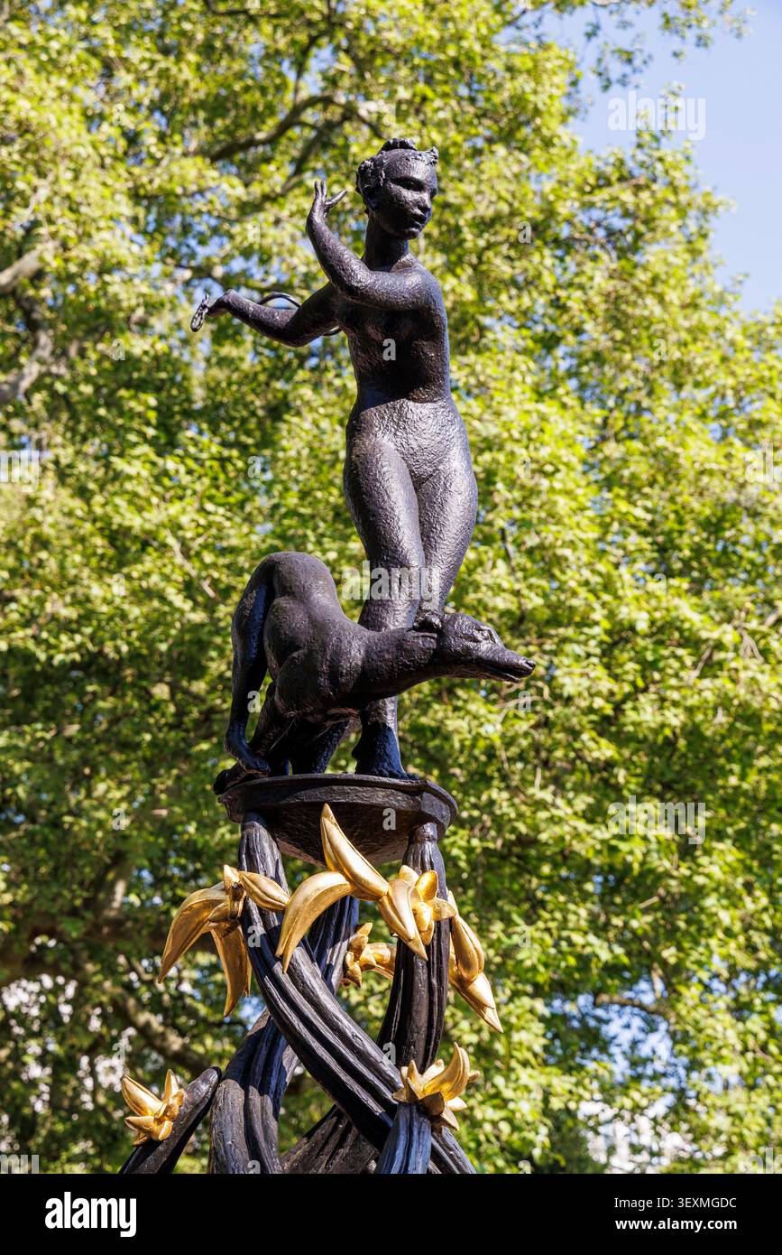 Statue, Diana Fountain von Estcourt J. Clack, The Green Park, Picadilly, London, England, UK Stockfoto