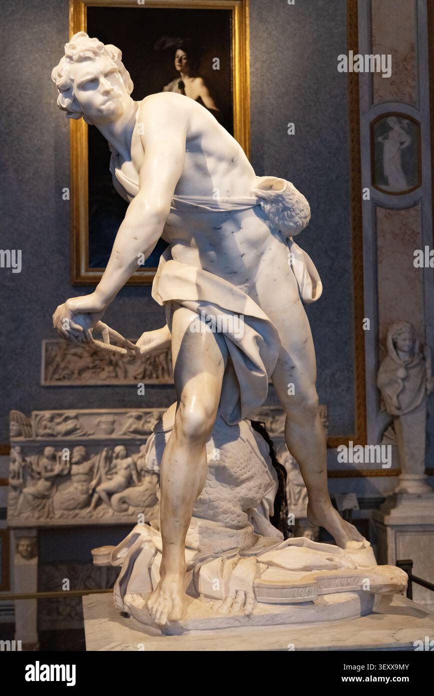 Gian Lorenzo Bernini, oder Bernini, Skulptur "David", 1623-24. Bernini-Skulptur; 17. Jahrhundert italienischer Renaissance-Bildhauer, Maler und Architekt und Führer der barocken Bildhauerkunst. Skulptur aus dem 17. Jahrhundert in Marmor. Stockfoto