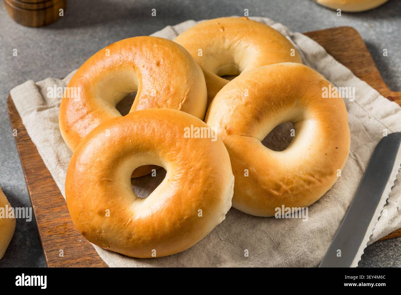 Selbstgemachte Bio-Bagels zum Frühstück Stockfoto