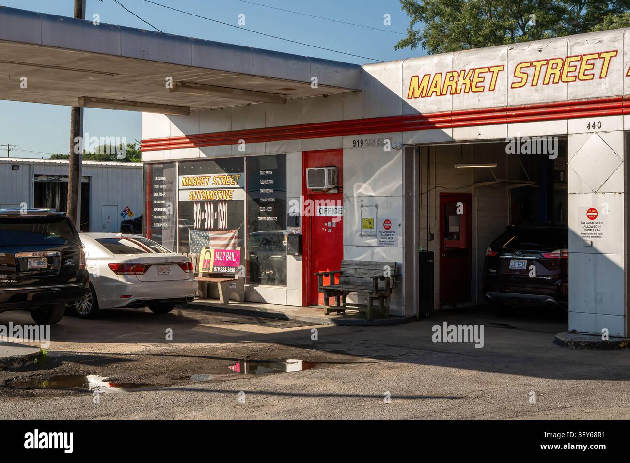 Market Street Automotive, ein unabhängiges Autoreparaturunternehmen in Smithfield, North Carolina. Stockfoto