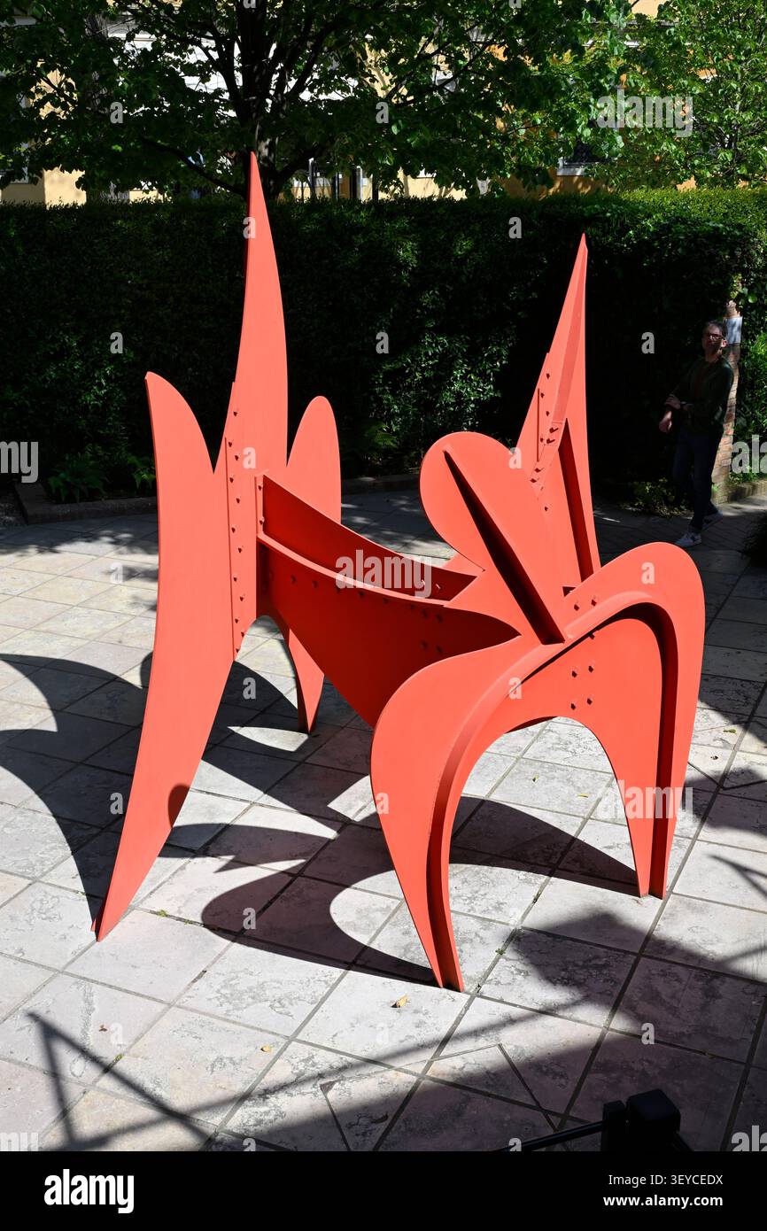 La Vache von Alexander Calder im Skulpturengarten der Peggy Guggenheim Collection, Venedig, Italien. Stockfoto