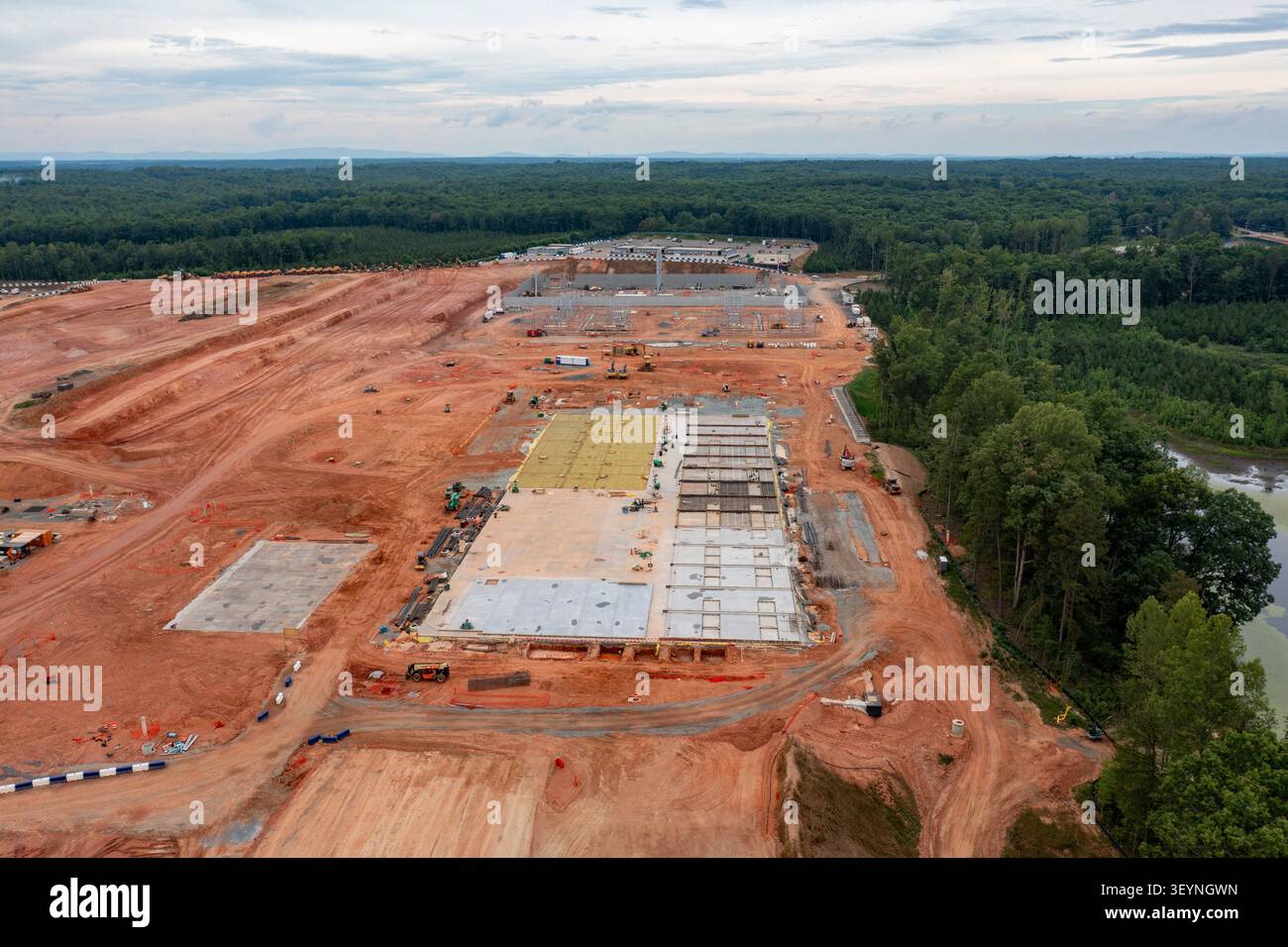 Louisa, Virginia – Amazon Web Services baut den Northeast Creek Technology Campus, ein 374 Hektar großes Rechenzentrum im ländlichen Virginia, westlich von Richmond. Stockfoto