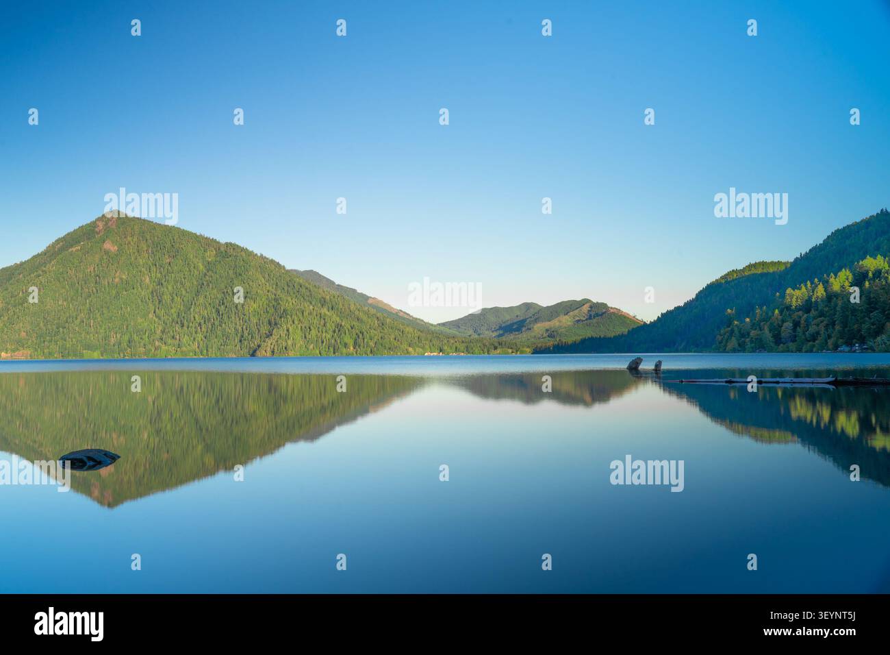 crescent Lake, olympic National Park, Lake, washington State, Port angeles, schön, blau, Bootstouren, Tag, Kajakfahren, Wahrzeichen, Freizeit, Berge, nat Stockfoto