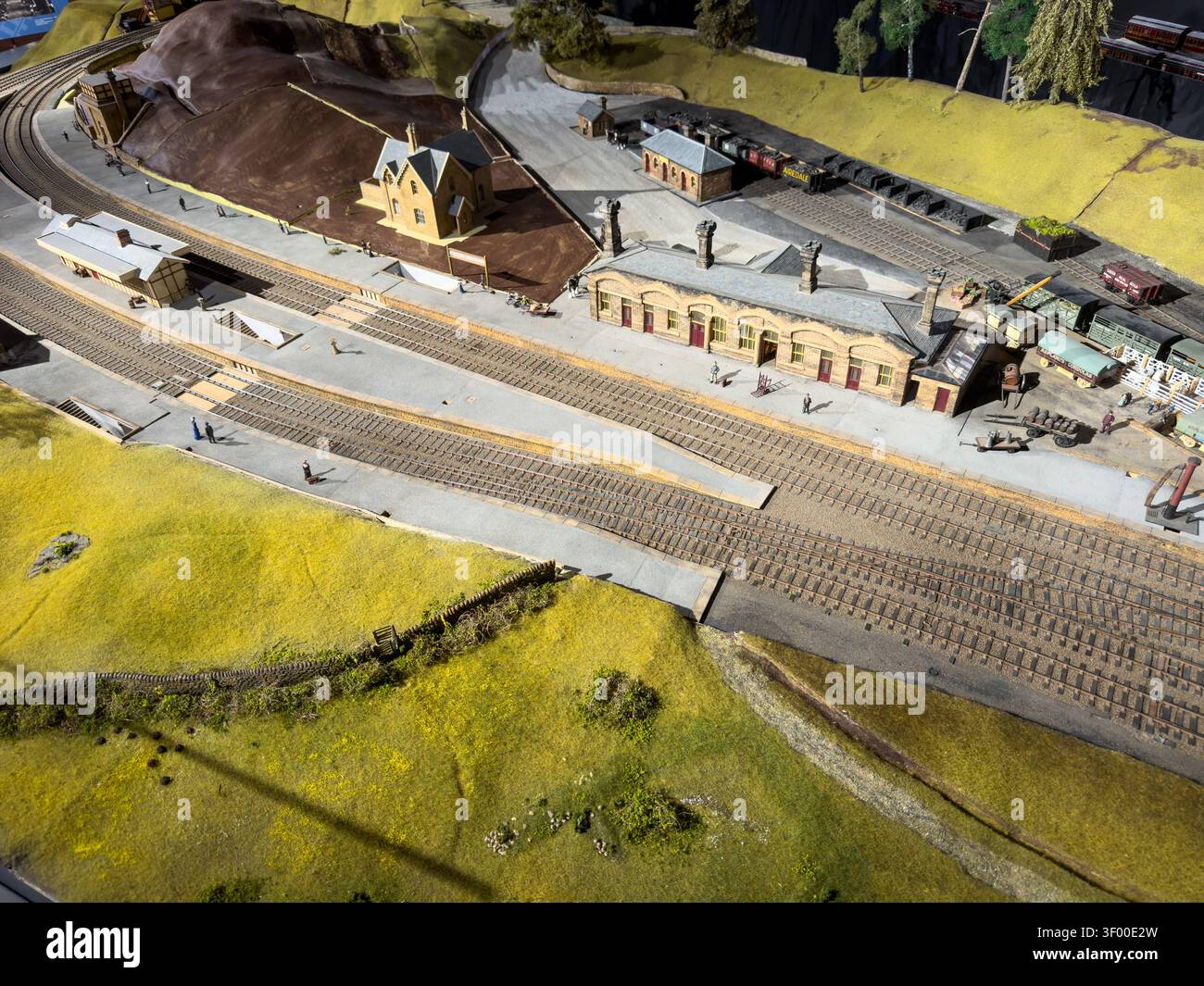 Miniaturbahnhof und Gleise in einem detaillierten Layout Derby's Museum of Making Stockfoto