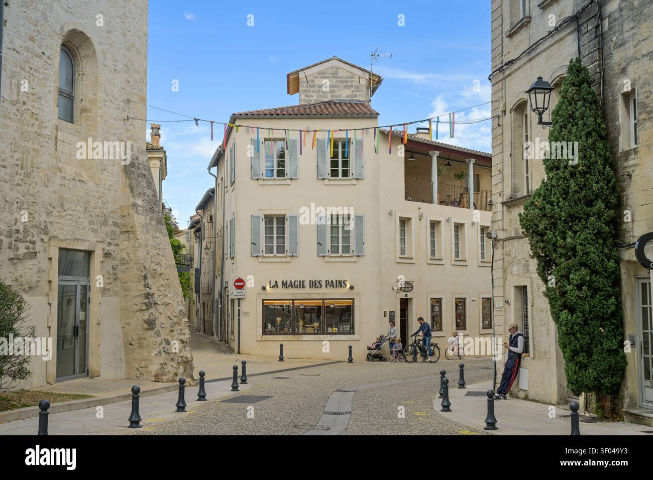 Alte Gebäude, Häuser in der Altstadt von Villeneuve-les-Avignon, Avignon, Frankreich Stockfoto