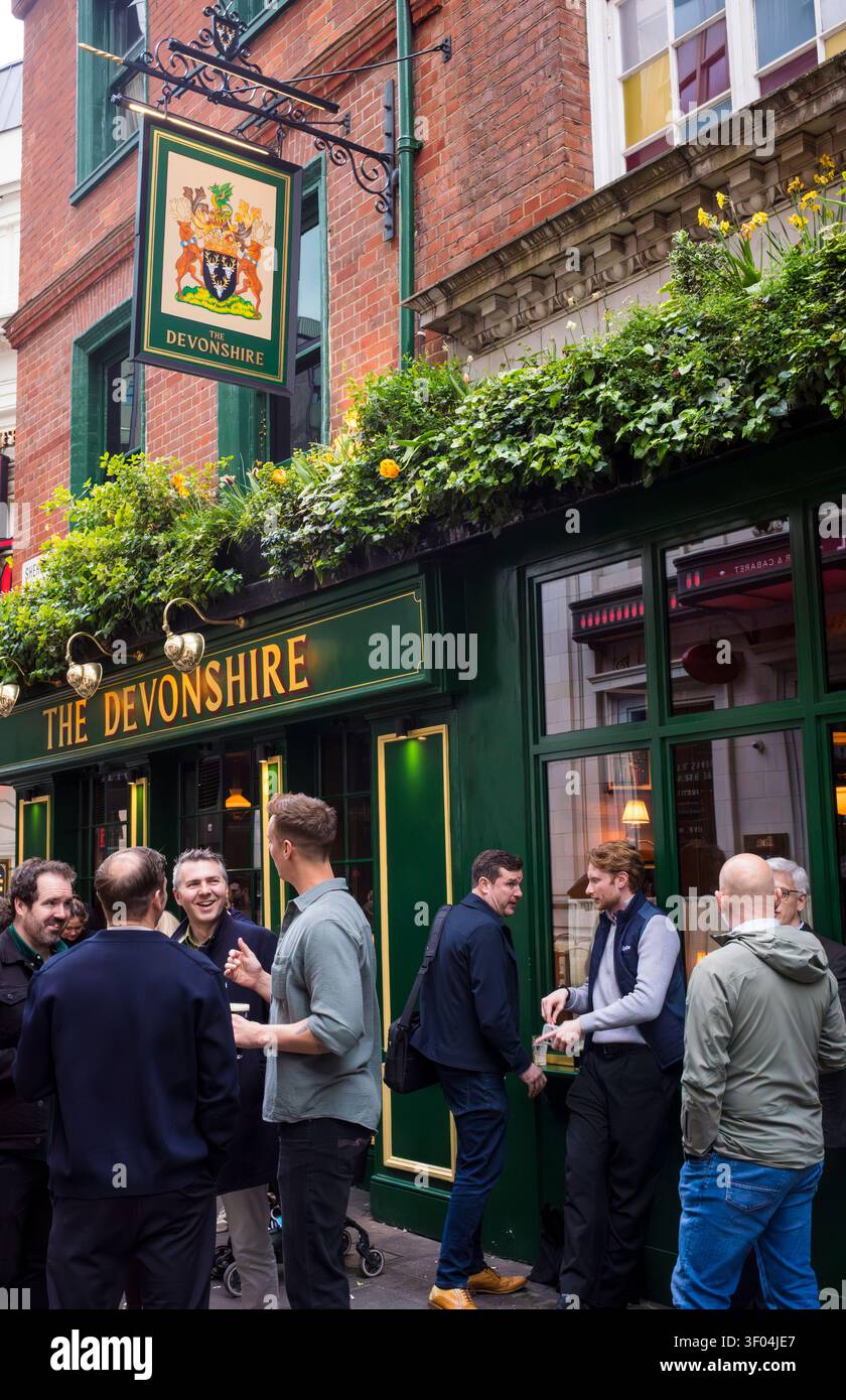 The Devonshire, Gastropub, SoHo, London, England, UK. Stockfoto