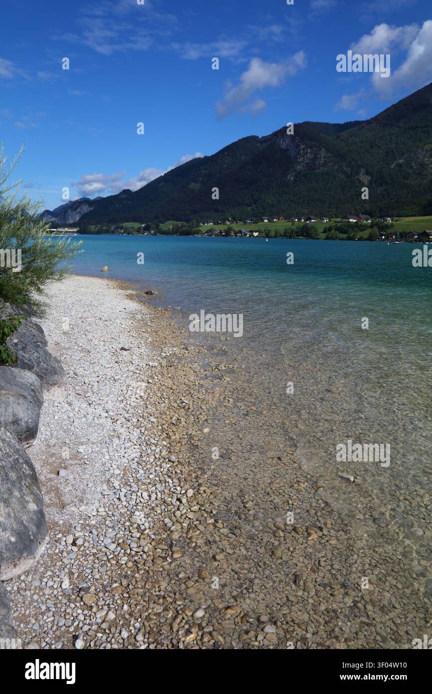 Wolfgangsee Bergsee in österreichischen Alpen. Österreich Landschaft im Salzkammergut. Stockfoto