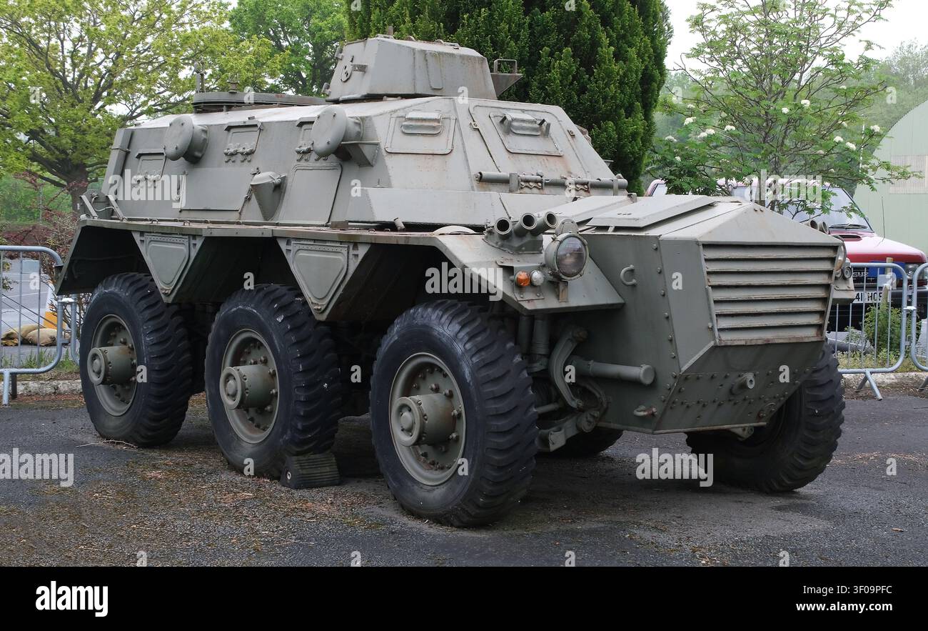 Der FV603 Saracen ist ein sechsrädriger gepanzerter Mannschaftstransportwagen, der von Alvis von 1952 bis 1976 entworfen und produziert wurde. Stockfoto