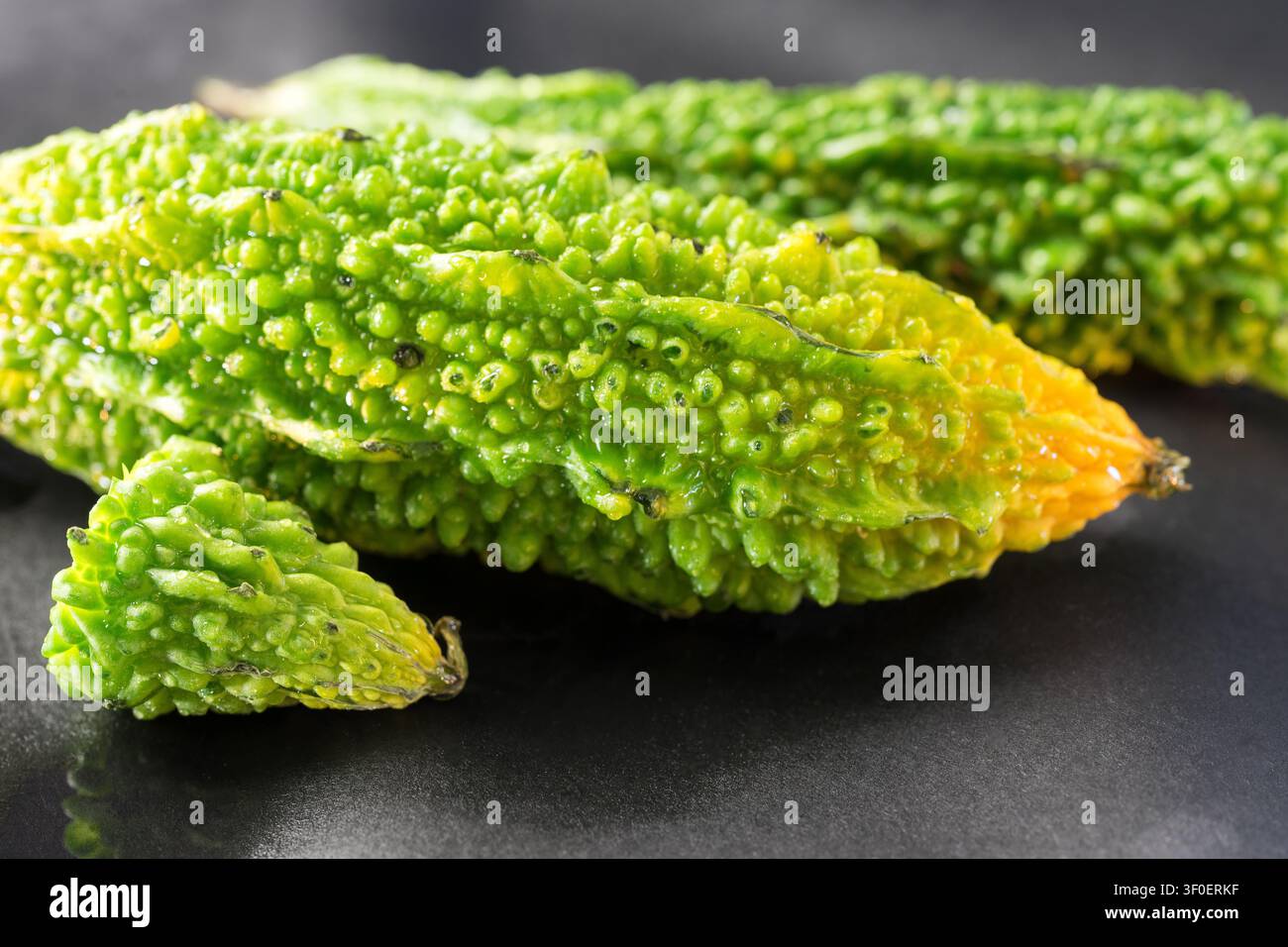 Bittermelone, Nahrungsergänzungsmittel und Diätkost zur Gesundheitsförderung Stockfoto