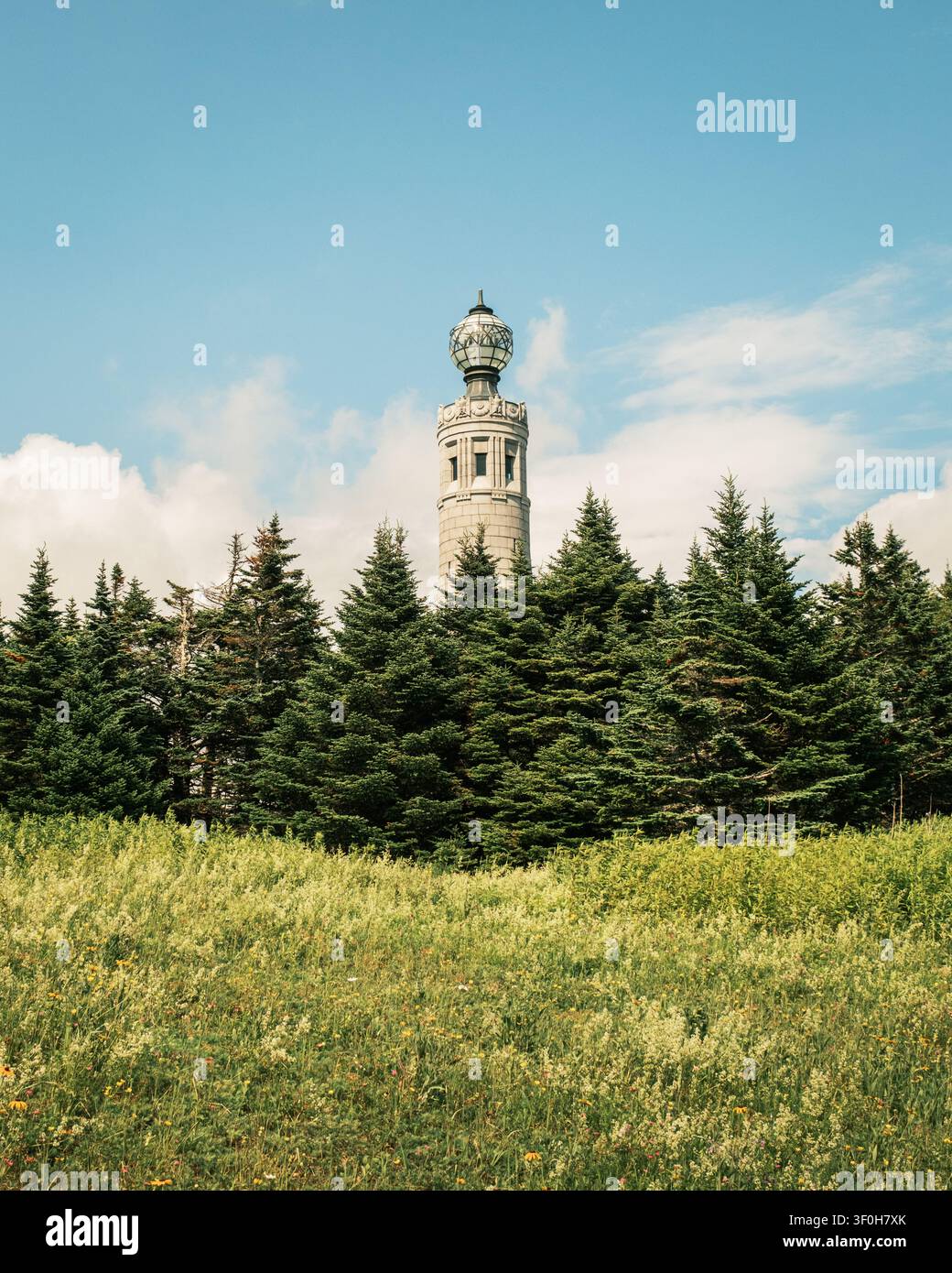 Veteranen-Kriegsgedächtnisturm auf Mount Greylock, Adams, Massachusetts Stockfoto
